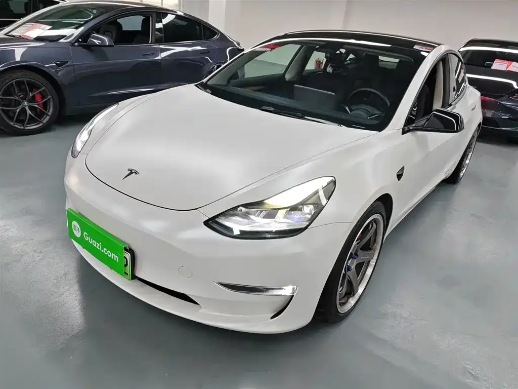 Tesla Model 3 — фото 9
