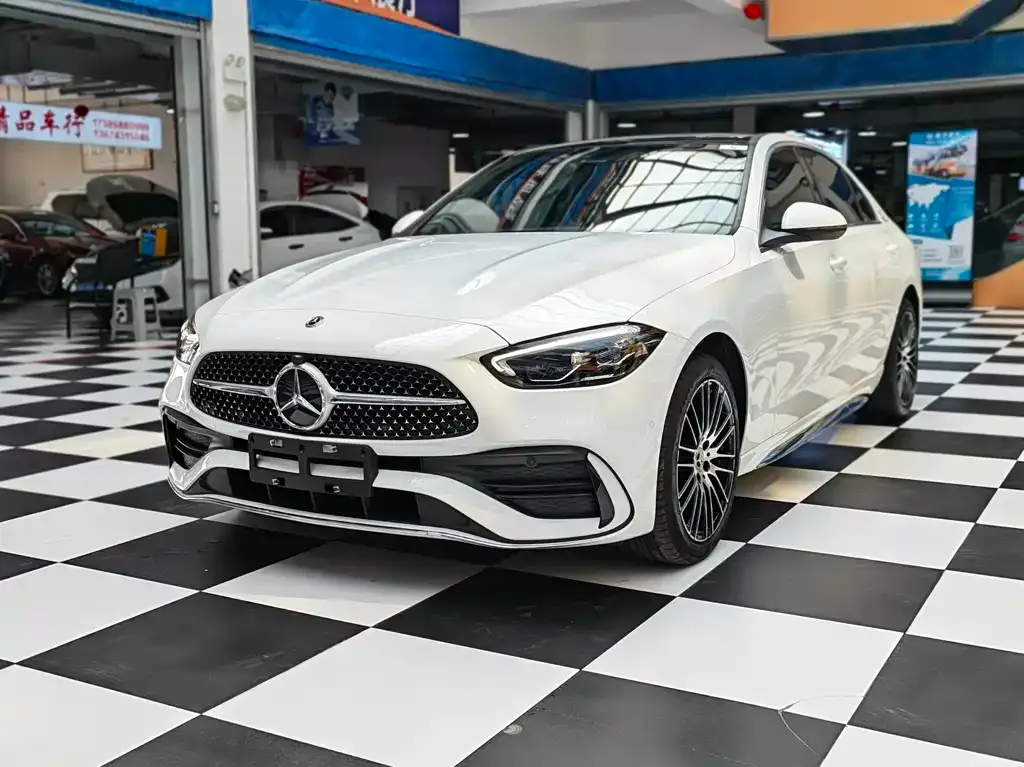 Mercedes-Benz C-Class — фото 1