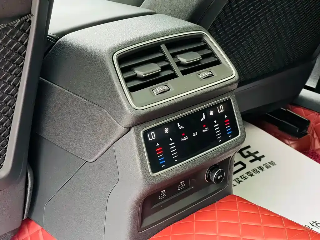 Audi A6L 2023 из CN, фото 8