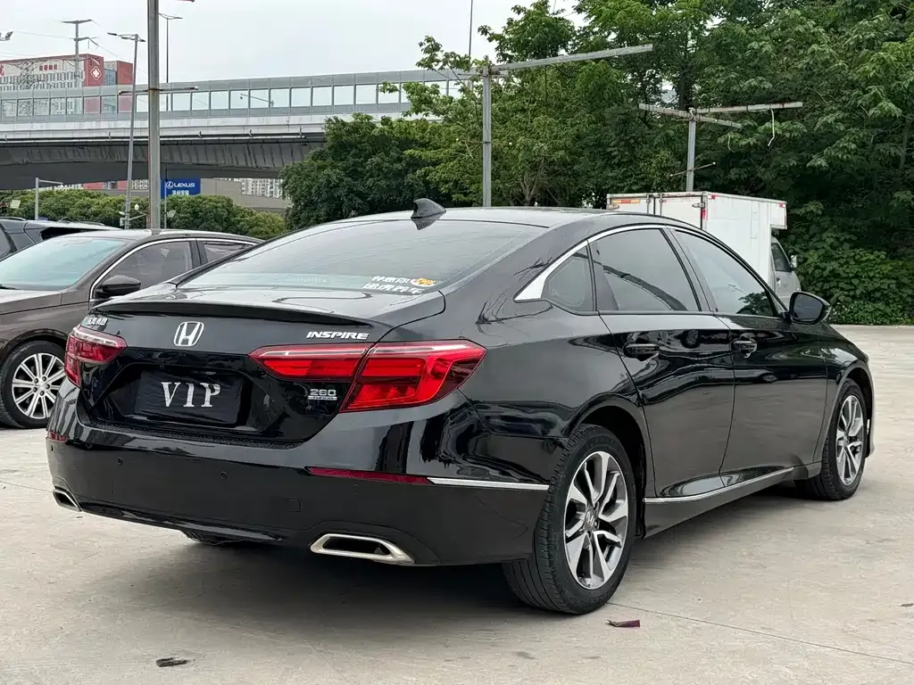 Honda Inspire — фото 6