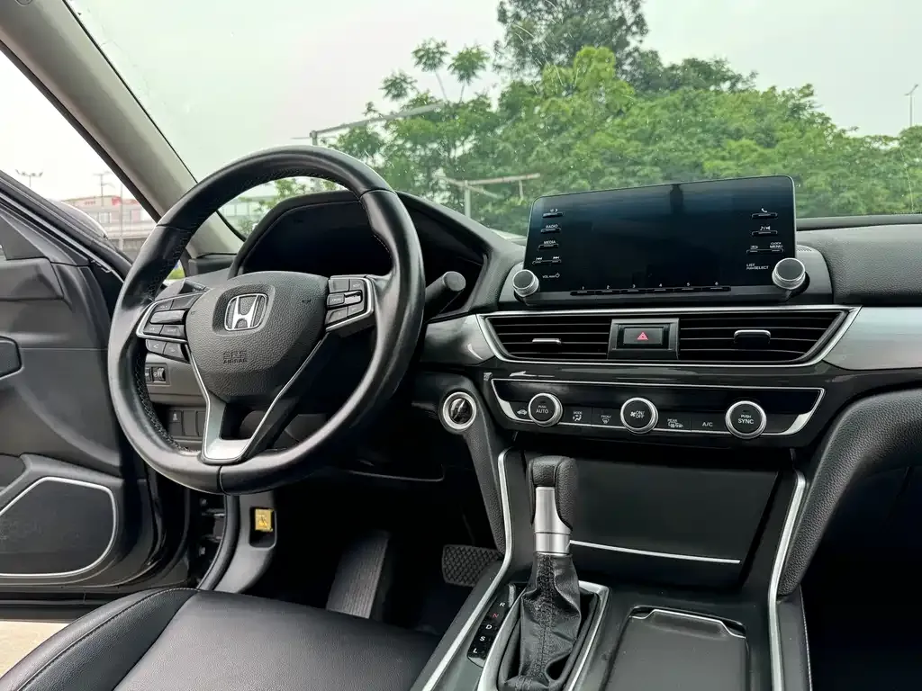 Honda Inspire — фото 8