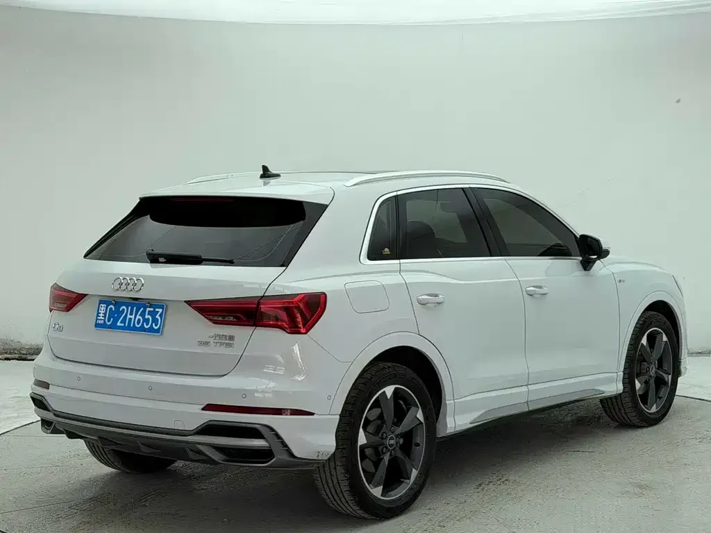 Audi Q3 — фото 7