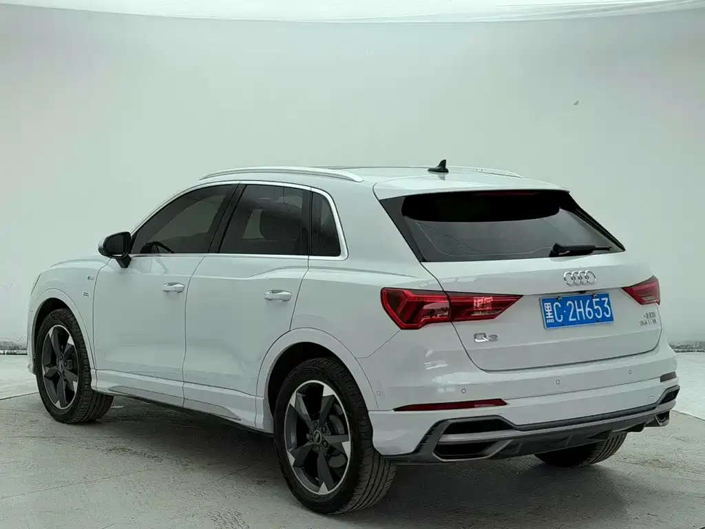 Audi Q3 — фото 5