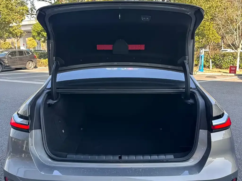 BMW i7 2023 из CN, фото 2