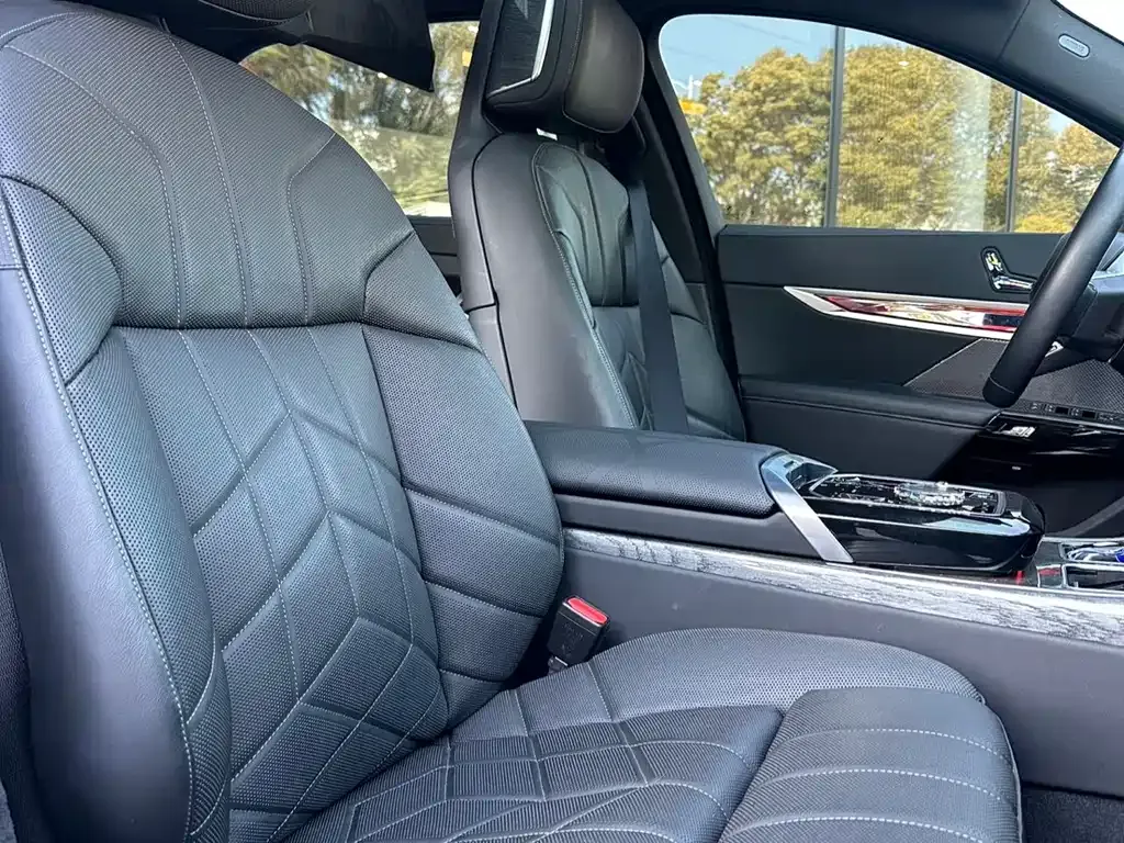 BMW i7 2023 из CN, фото 9