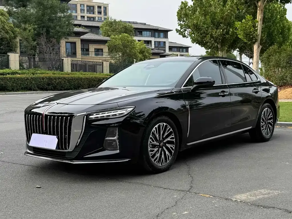 Hongqi H5 — фото 1