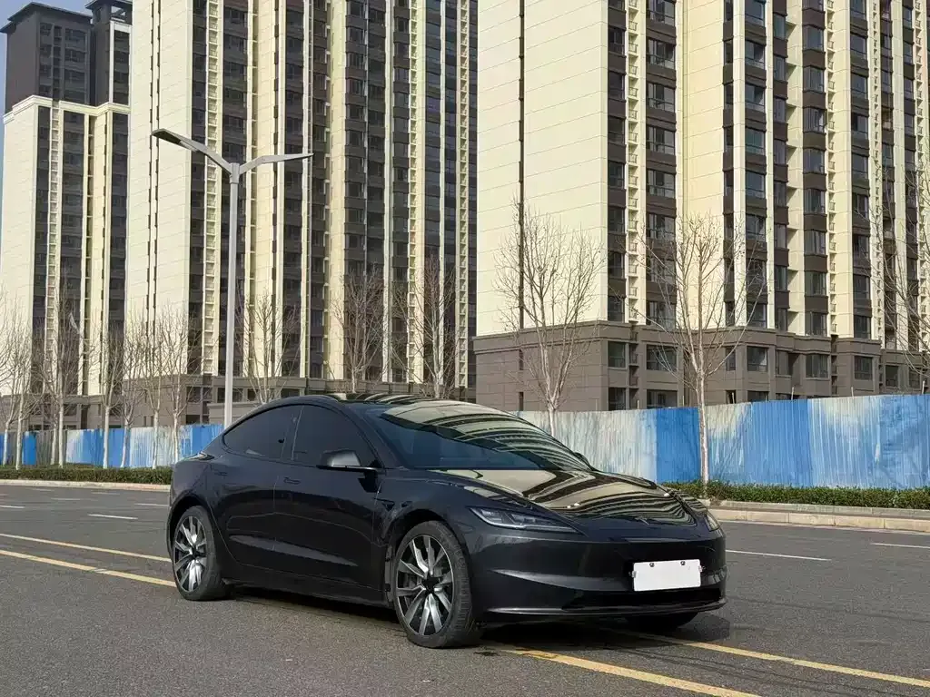 Tesla Model 3 — фото 5