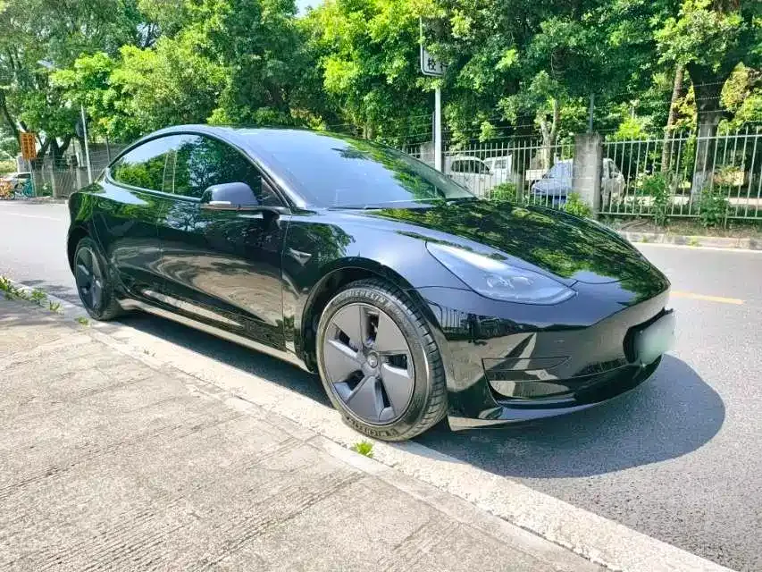 Tesla Model 3 — фото 5