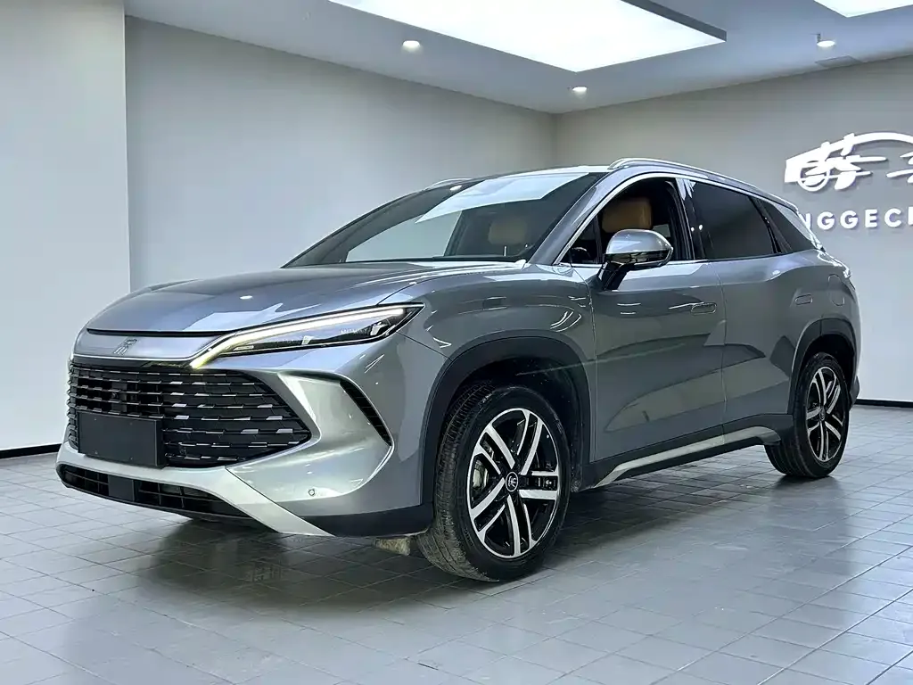 BYD L DM-i — фото 1