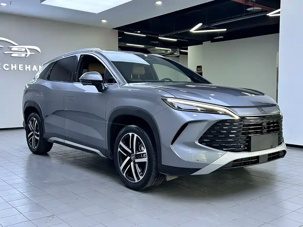 BYD L DM-i — фото 7