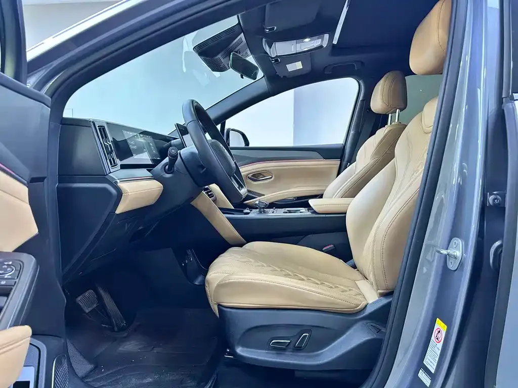 BYD L DM-i — фото 2