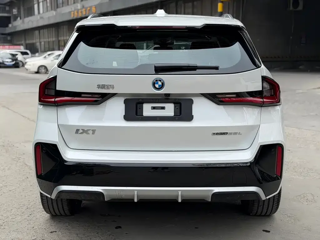 BMW iX1 2025 из CN, фото 6