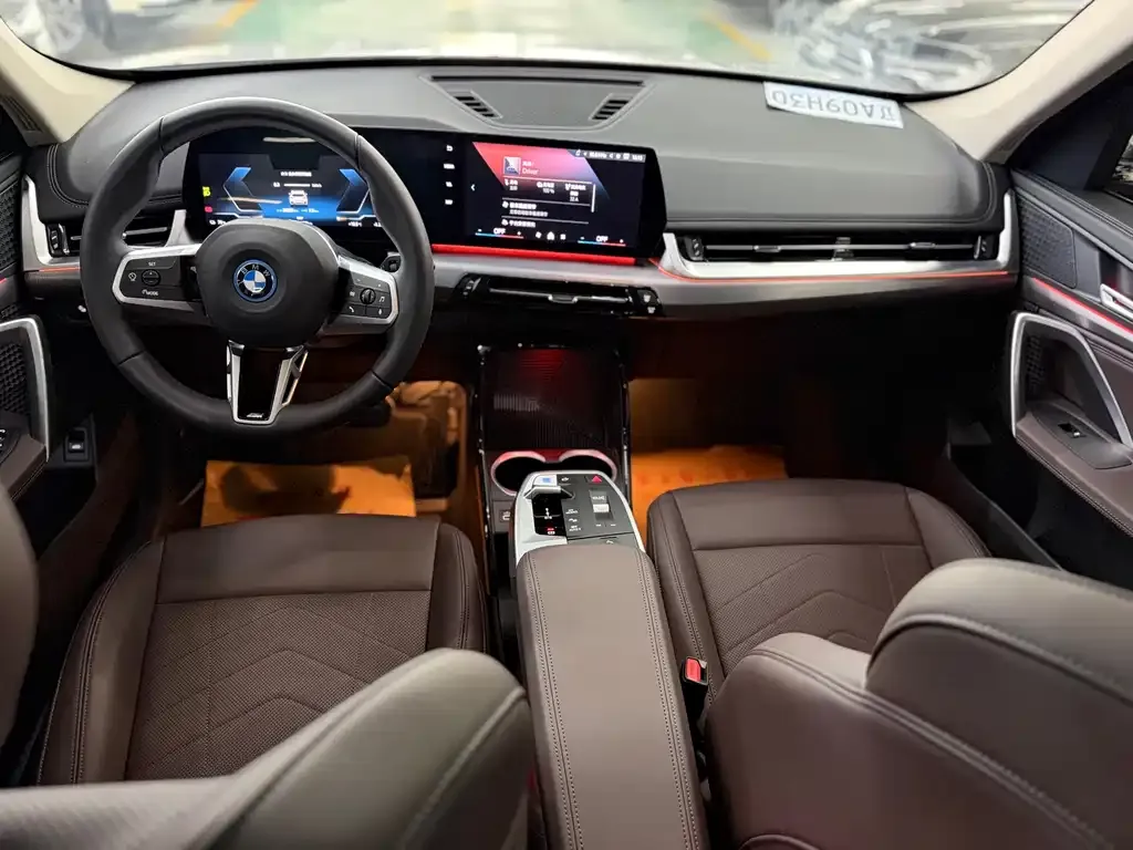 BMW iX1 2025 из CN, фото 2