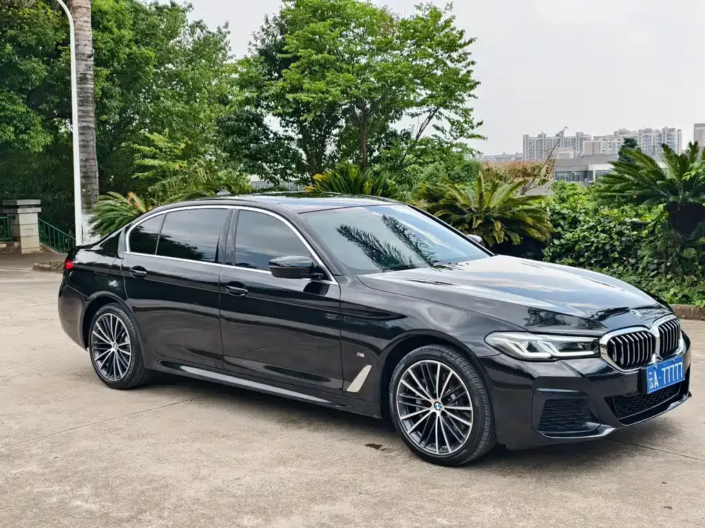 BMW 5 Series — фото 4