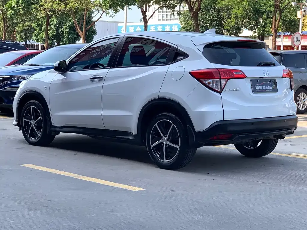 Honda Vezel 2022 из CN, фото 10