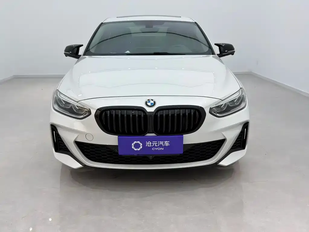 BMW 1 Series 2023 из CN, фото 2
