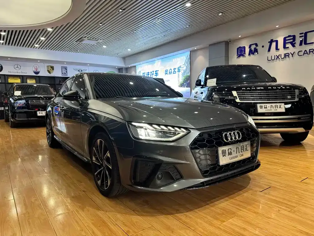 Audi A4L 2023 из CN, фото 2