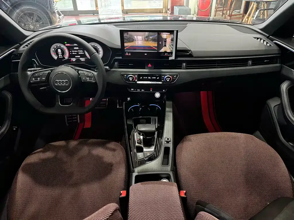 Audi A4L 2023 из CN, фото 7