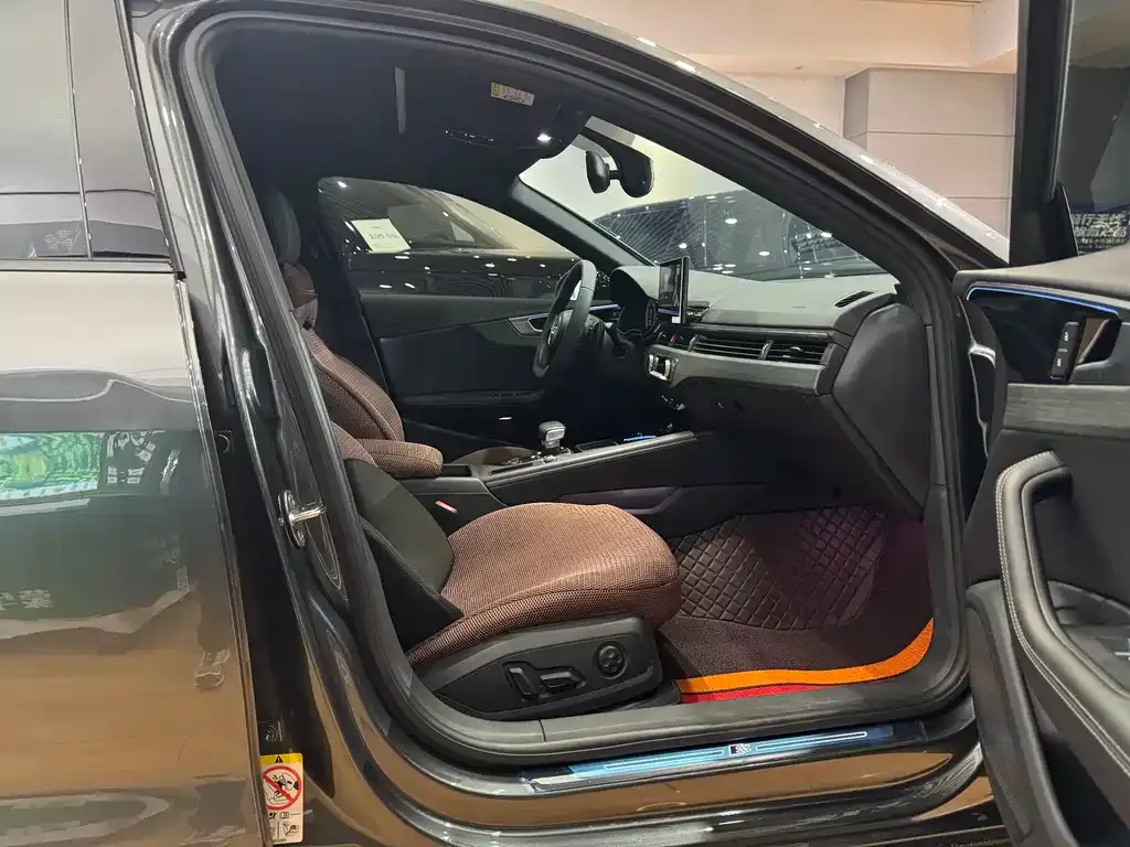 Audi A4L 2023 из CN, фото 5