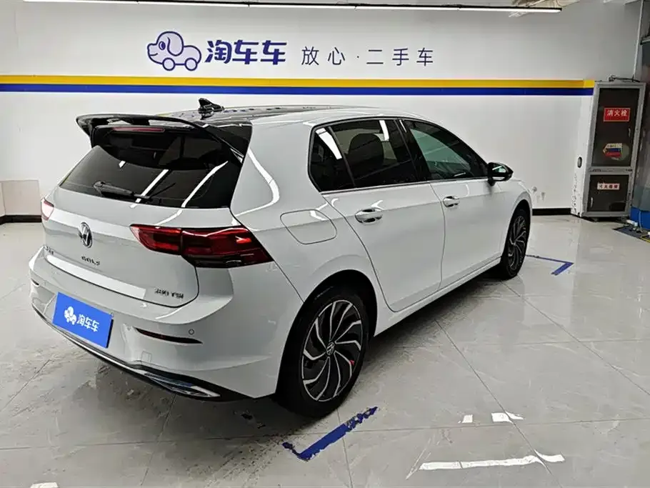 Volkswagen Golf 2024 из CN, фото 6