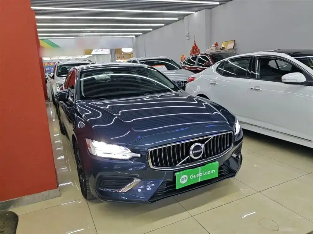 Volvo S60 2023 из CN, фото 5