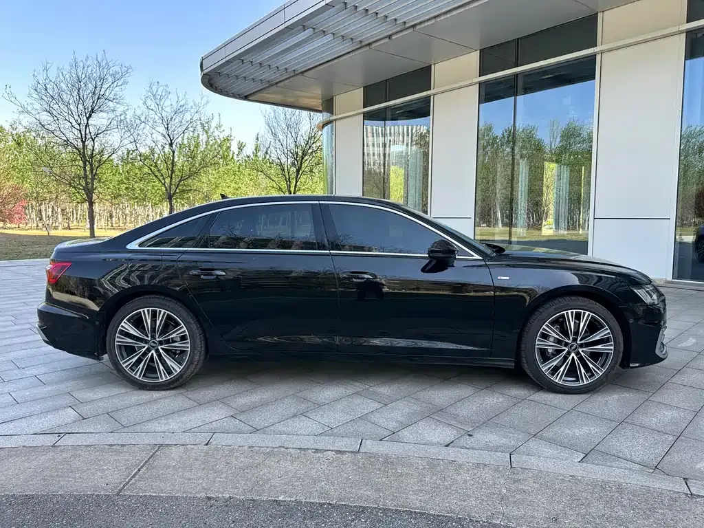 Audi A6L 2024 из CN, фото 10