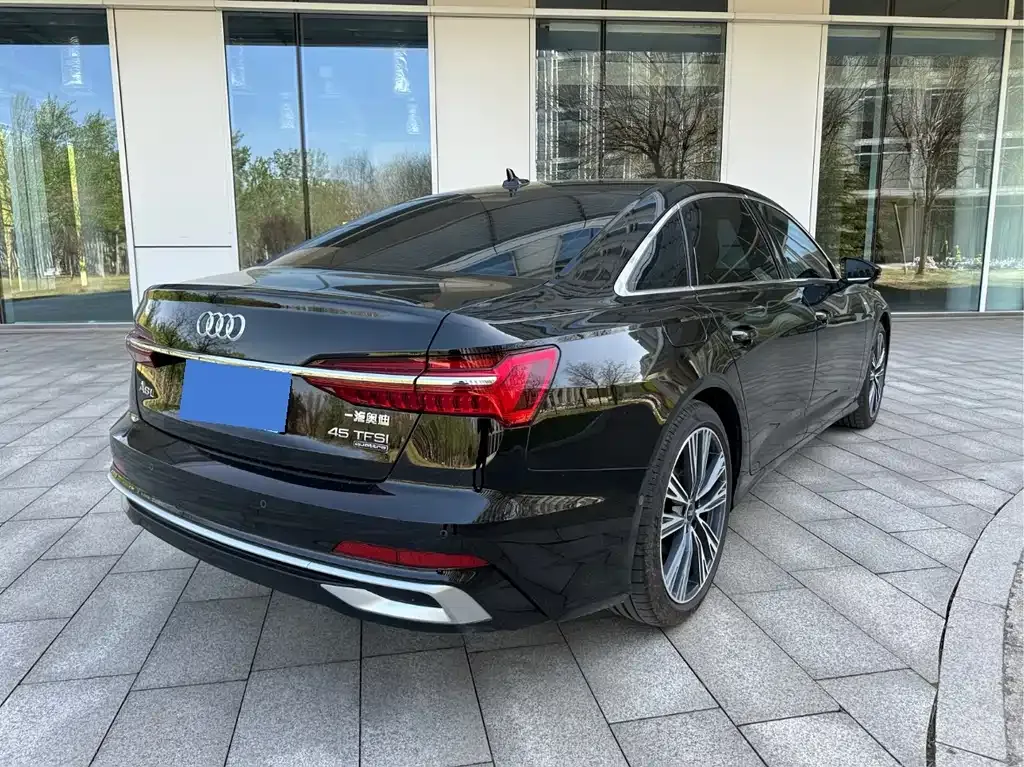 Audi A6L 2024 из CN, фото 4