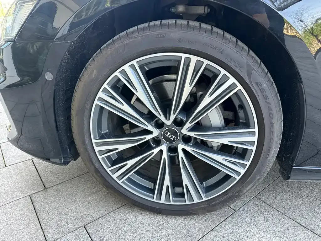 Audi A6L 2024 из CN, фото 8