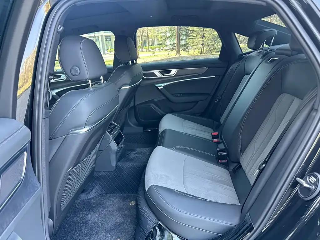 Audi A6L 2024 из CN, фото 9