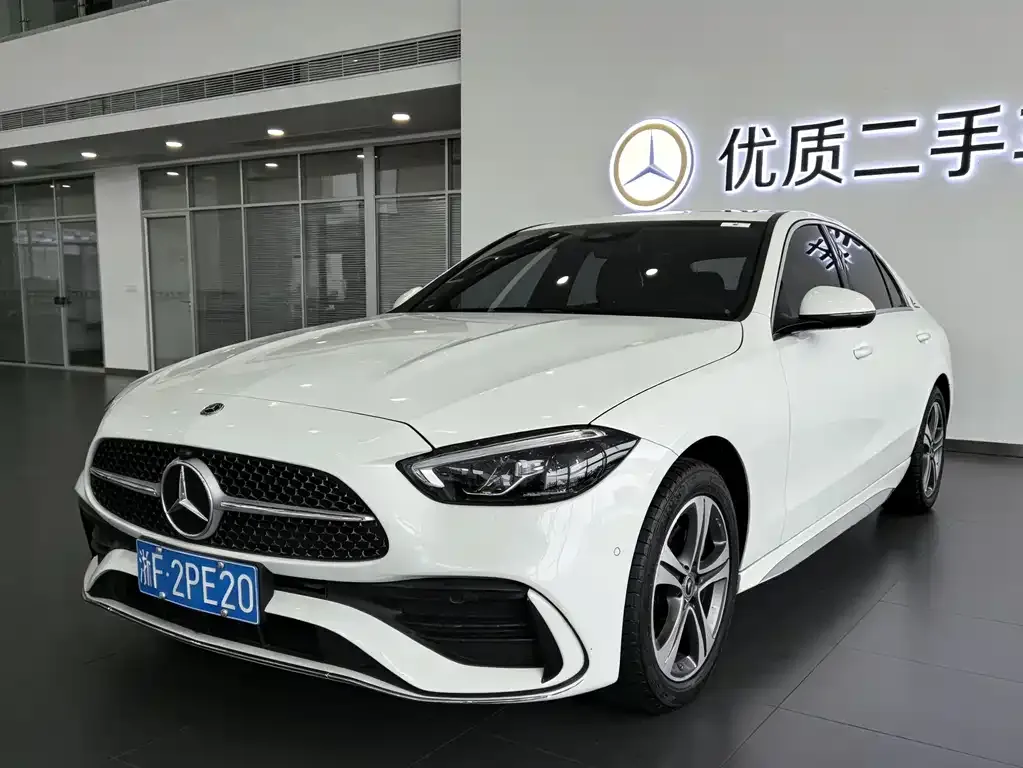 Mercedes-Benz C-Class — фото 1