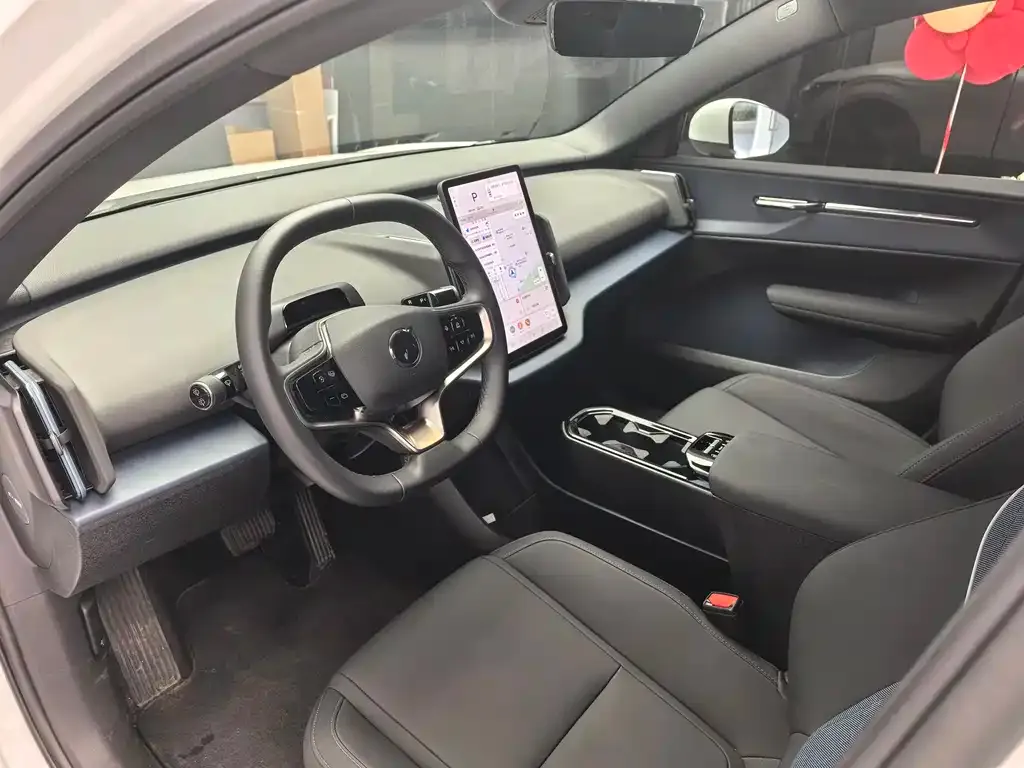 Volvo EX30 2024 из CN, фото 9
