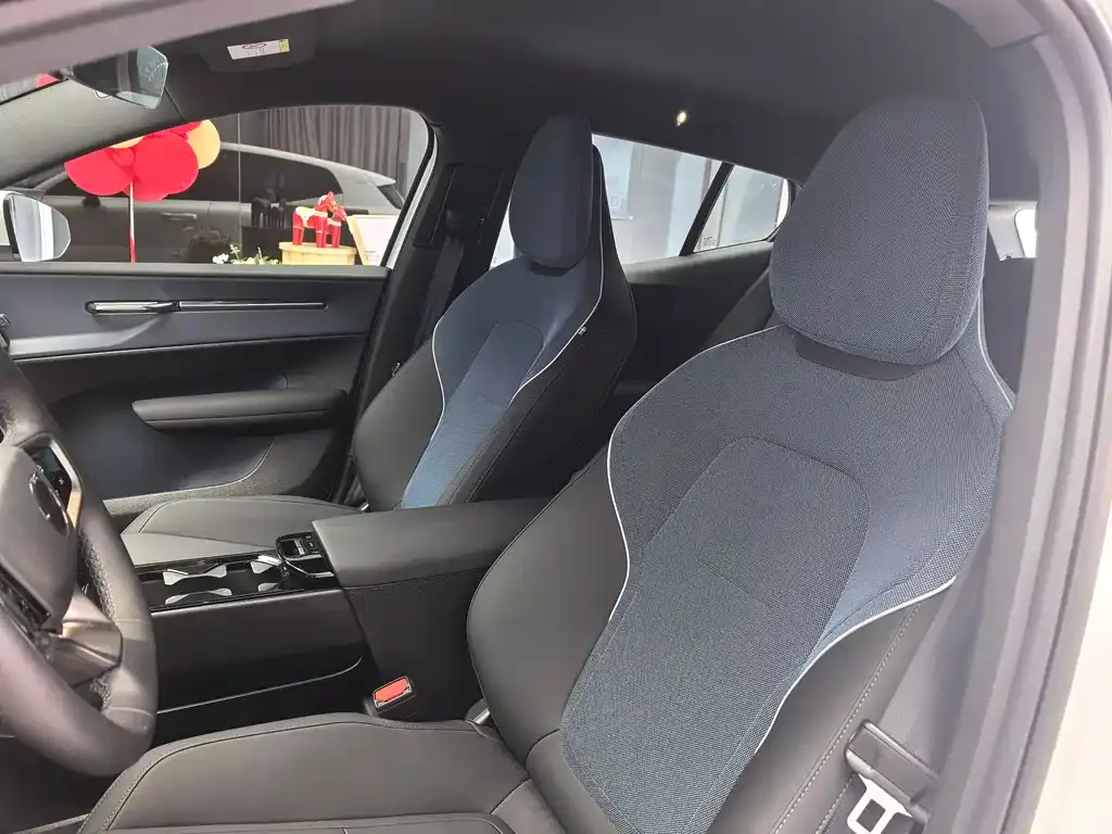 Volvo EX30 2024 из CN, фото 8