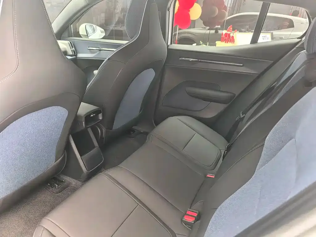 Volvo EX30 2024 из CN, фото 6