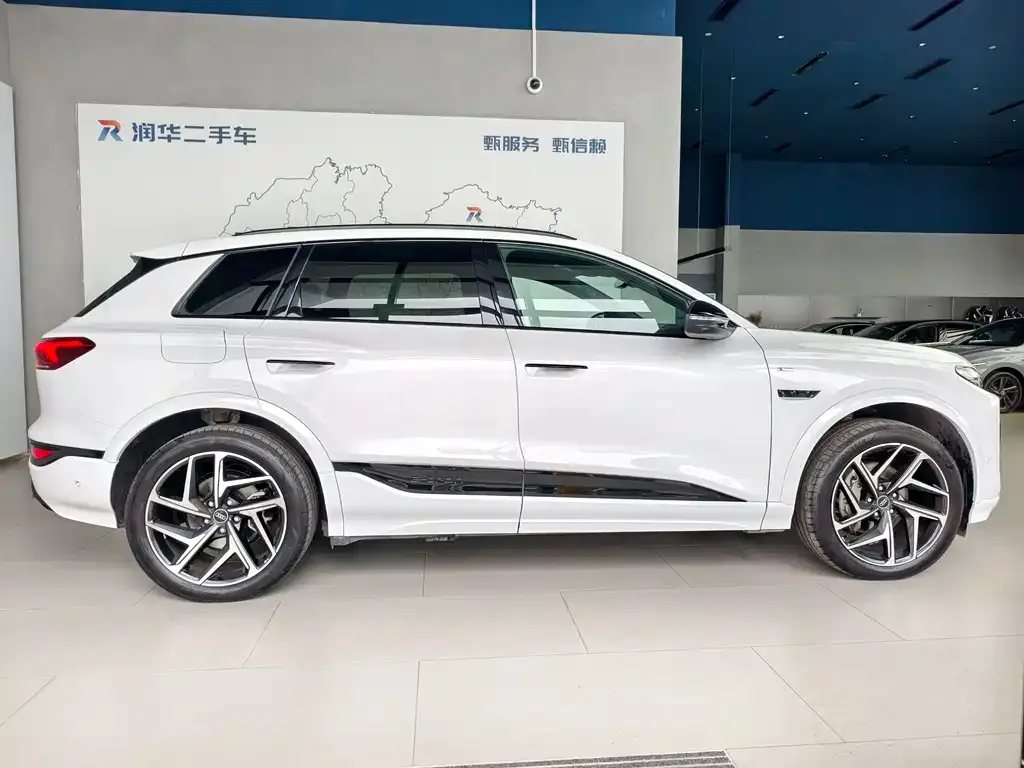 Audi Q6L e-tron — фото 10