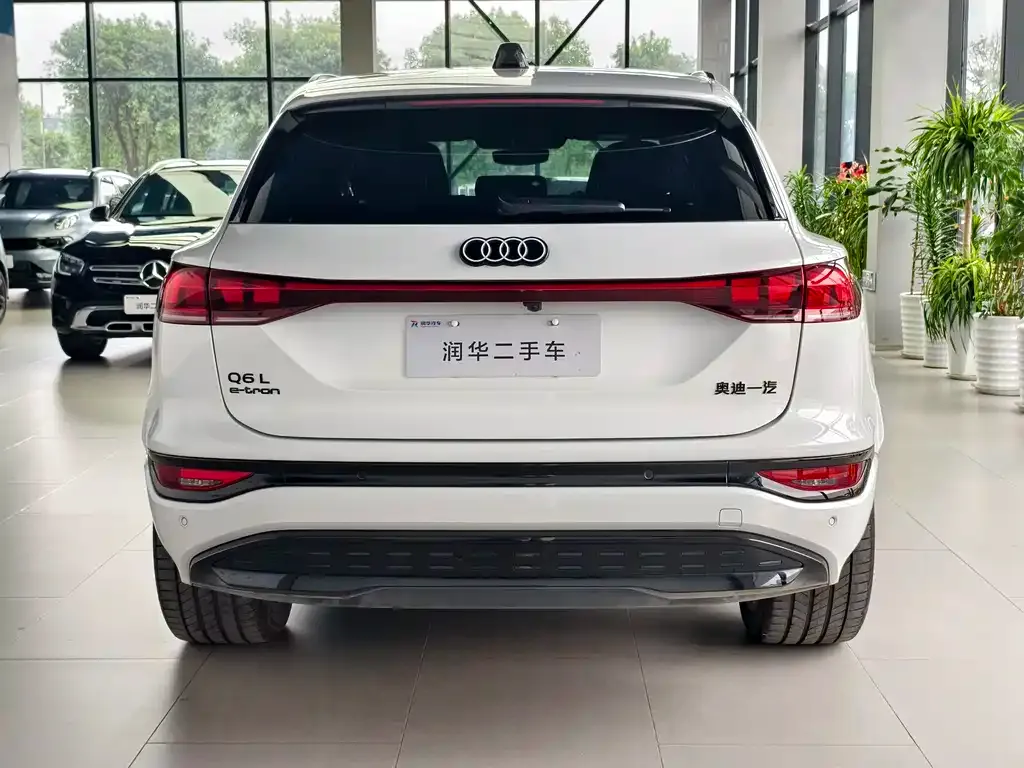 Audi Q6L e-tron — фото 4