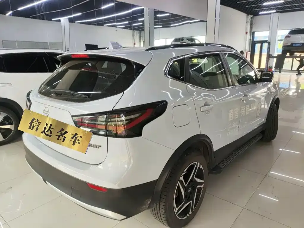 Nissan Qashqai — фото 7