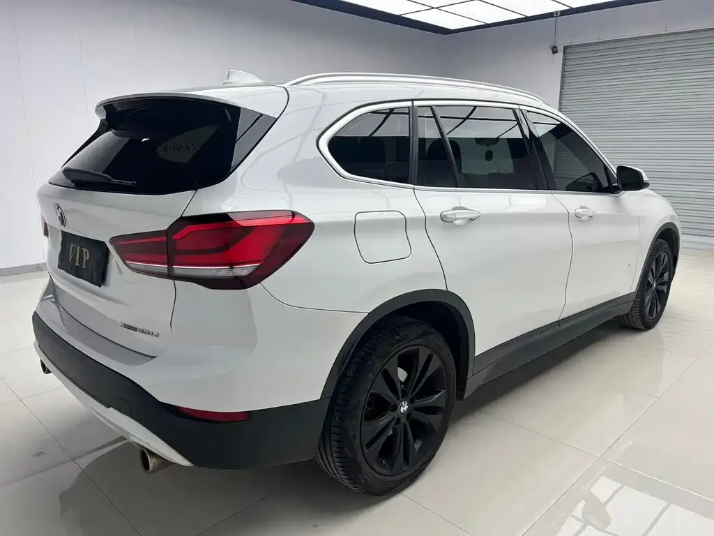 BMW X1 — фото 9
