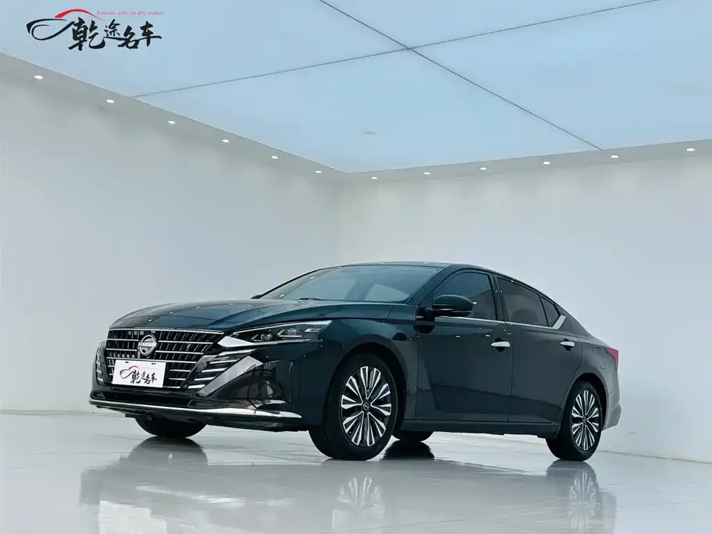 Nissan Teana — фото 1