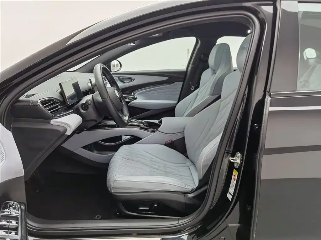 BYD Seal — фото 8