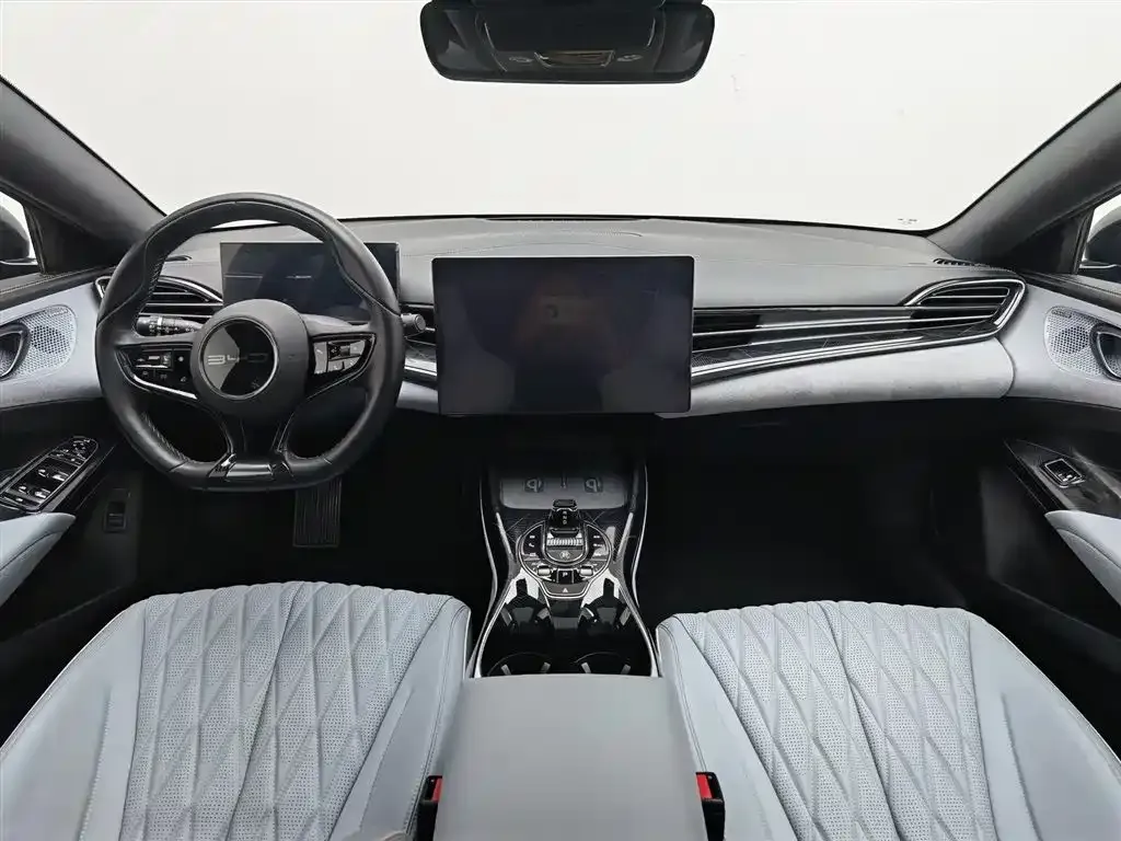 BYD Seal — фото 7