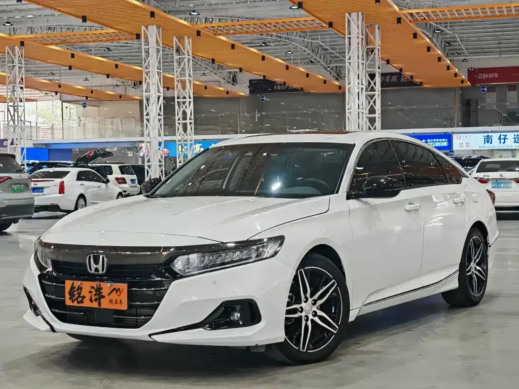 Honda Accord — фото 1