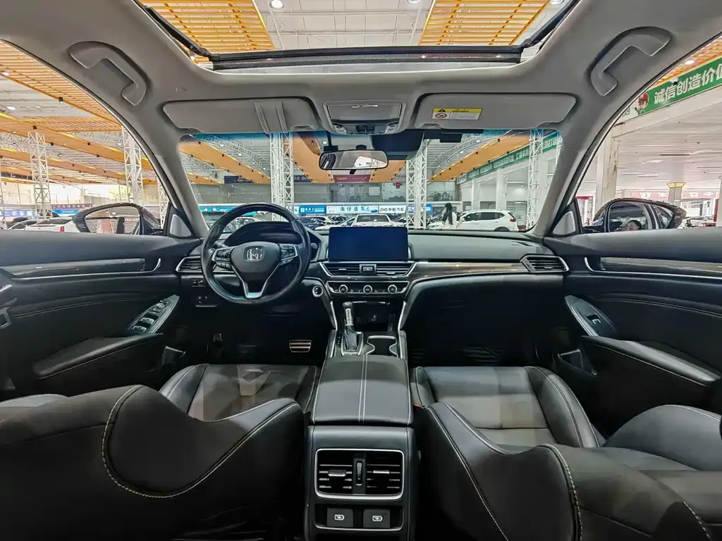Honda Accord — фото 9