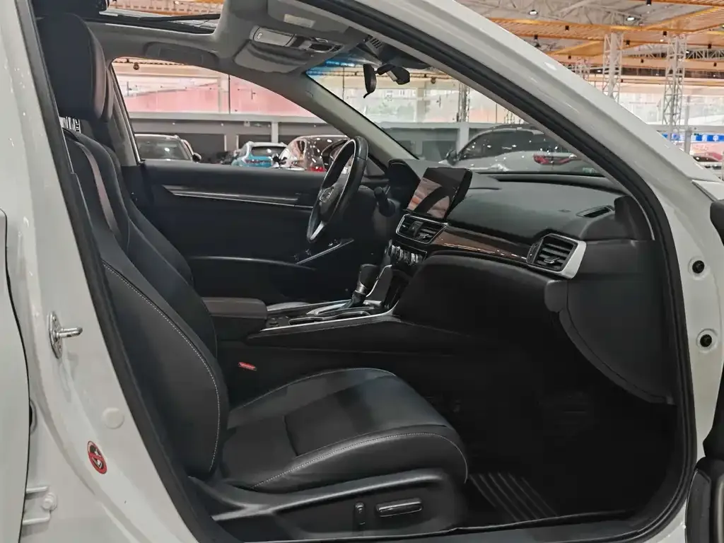 Honda Accord — фото 4