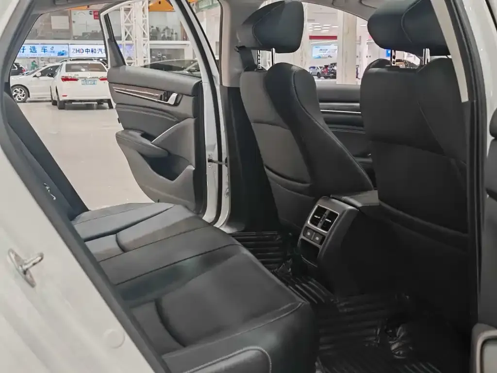 Honda Accord — фото 2