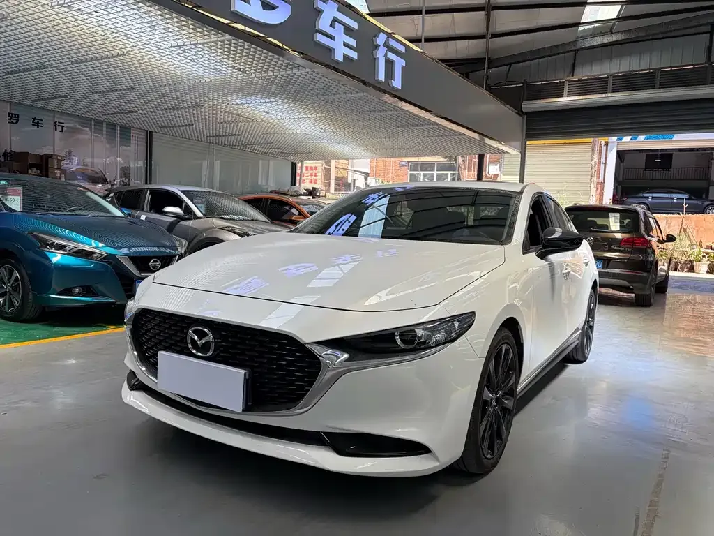 Mazda 3 Axela — фото 1