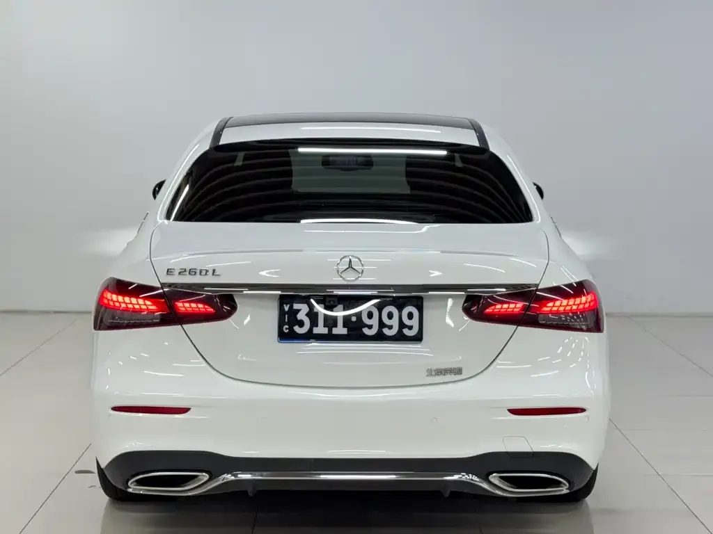 Mercedes-Benz E-Class — фото 7