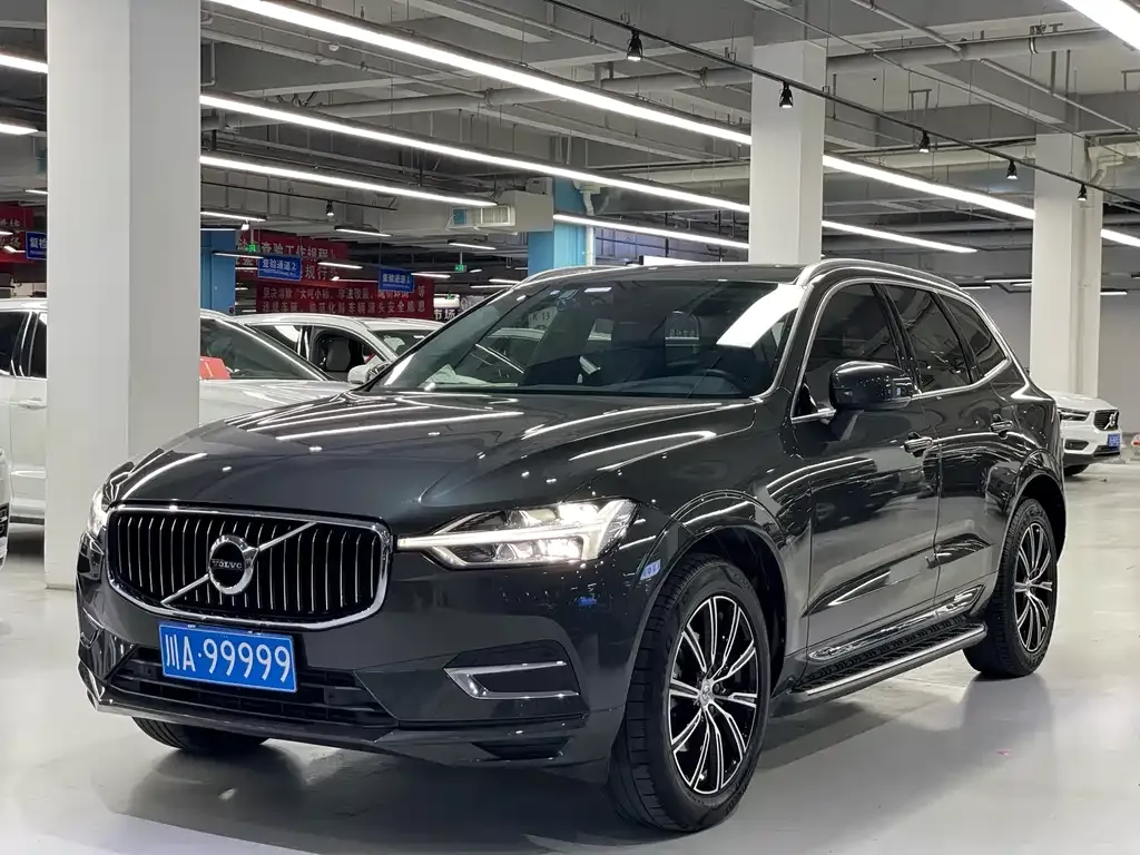 Volvo XC60 — фото 1