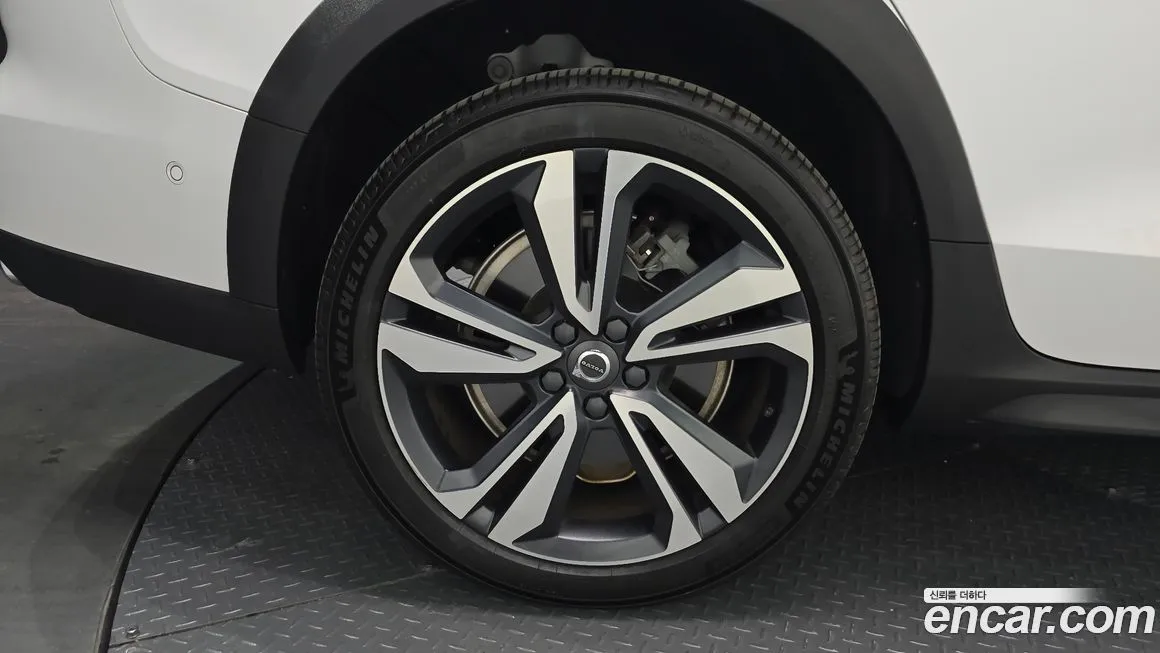 Volvo V60 2021 из KR, фото 3