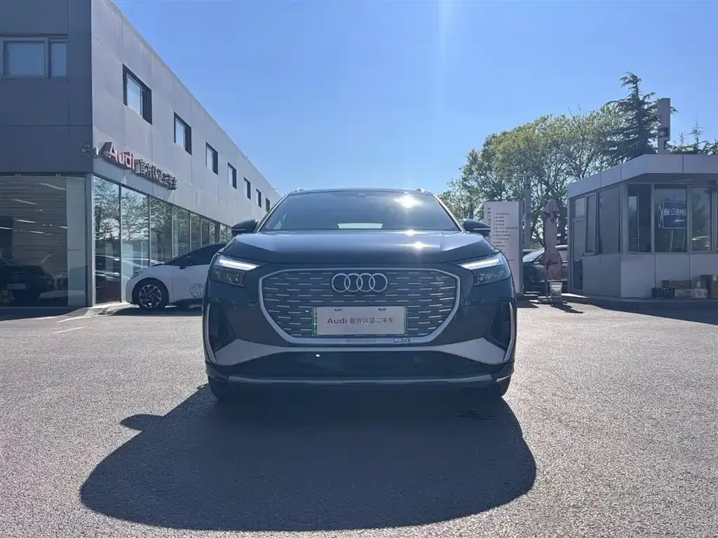 Audi Q4 e-tron — фото 4