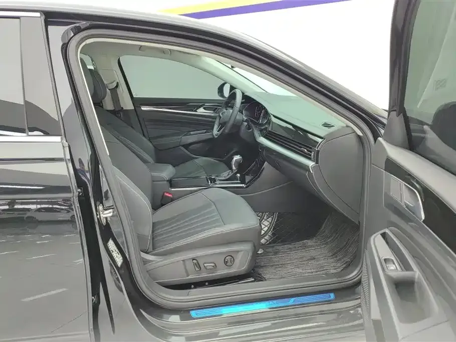 Volkswagen Passat — фото 10